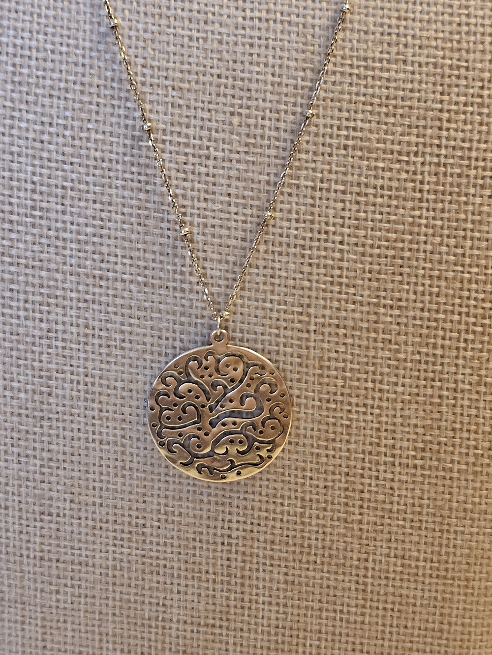 Silpada Retired "Cut Above" Filigree Disc Pendant Necklace (N2328)
